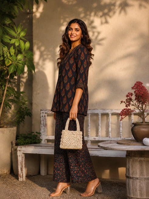 Elegant Black Paisley Print Co ord set