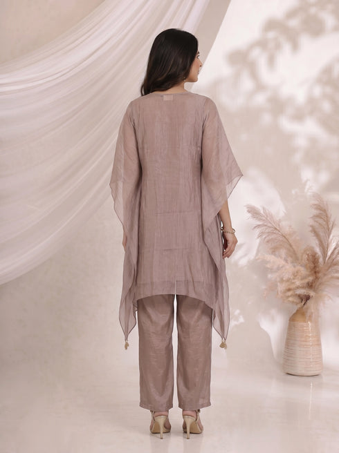 Elegant Onion Kaftan and Pants Set with Intricate Embellishments