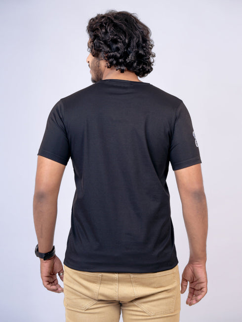 Men Black Typography Print Casual T-Shirt
