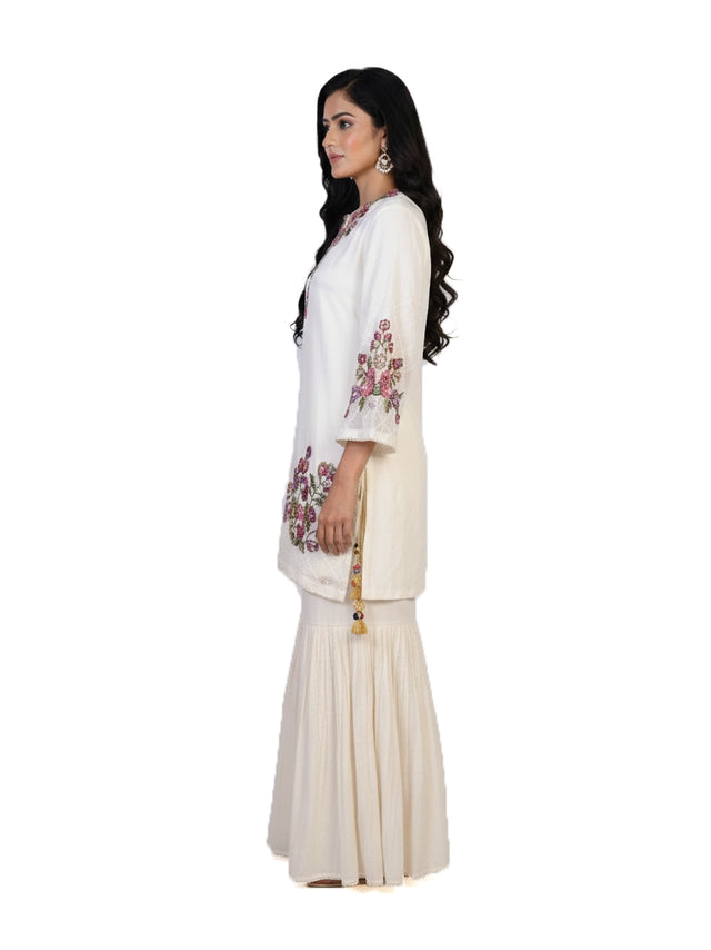 Cream Floral Embroidered Kurti with Pants for Women – Elegant Ethnic Wear