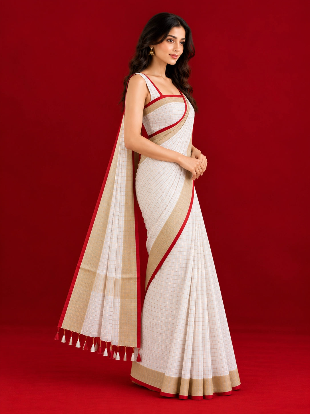 Elegant Checkered Woven Saree with Contrast Border & Tassel Detailing