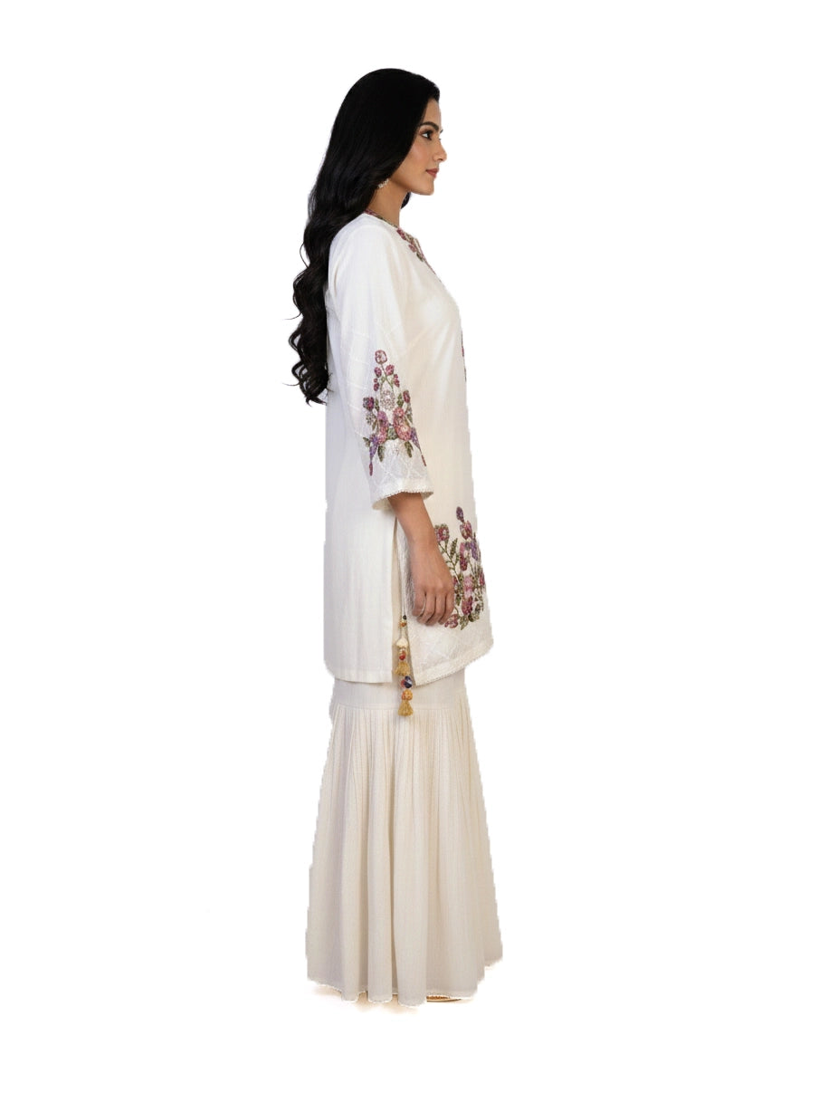 Cream Floral Embroidered Kurti with Pants for Women – Elegant Ethnic Wear