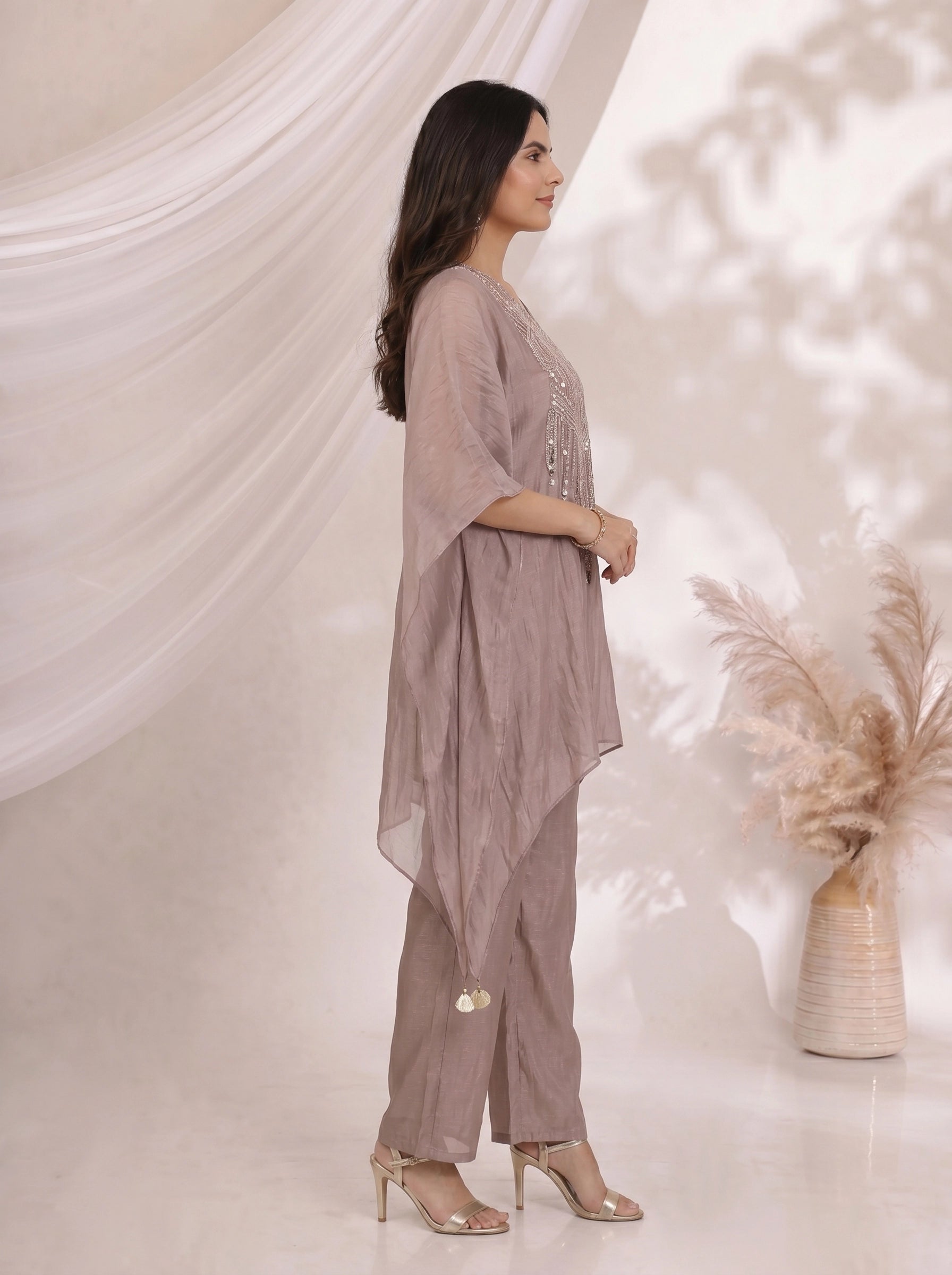 Elegant Onion Kaftan and Pants Set with Intricate Embellishments